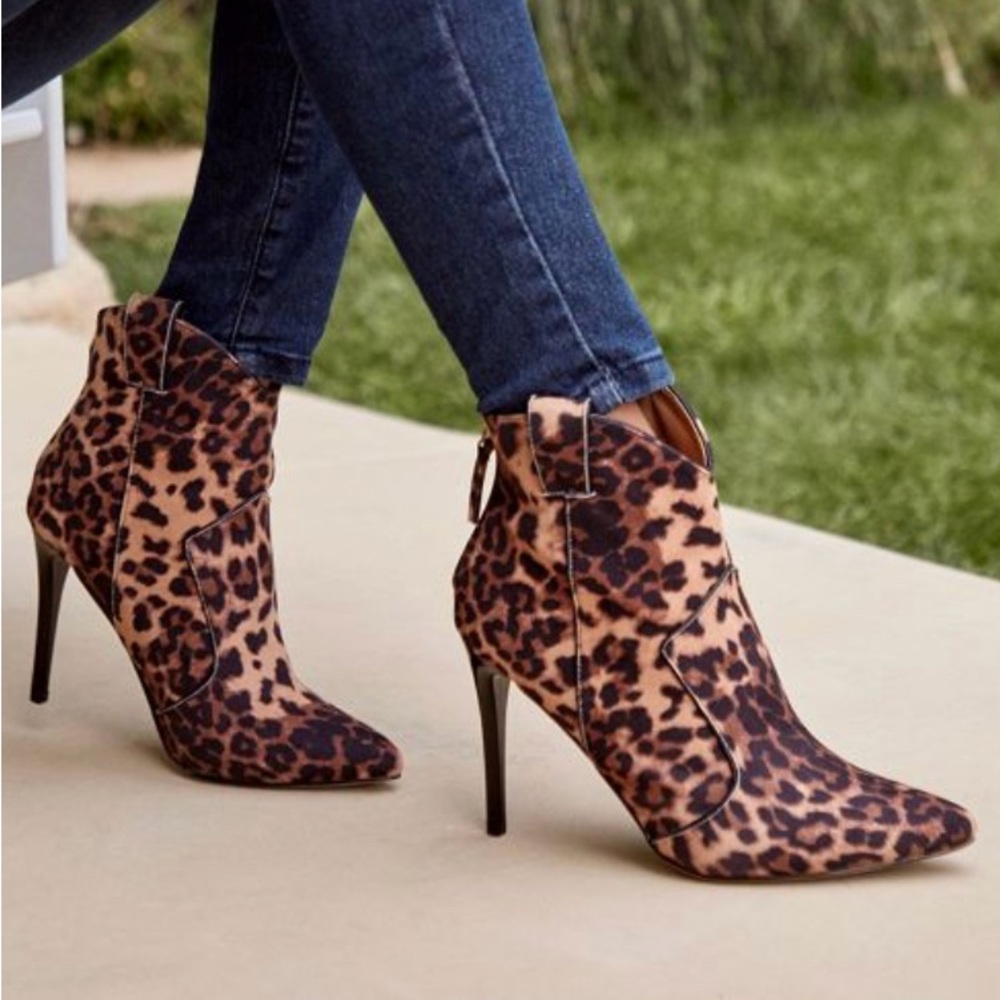 JustFab Leopard Pointed Toe Silhouette Bootie size 8.5